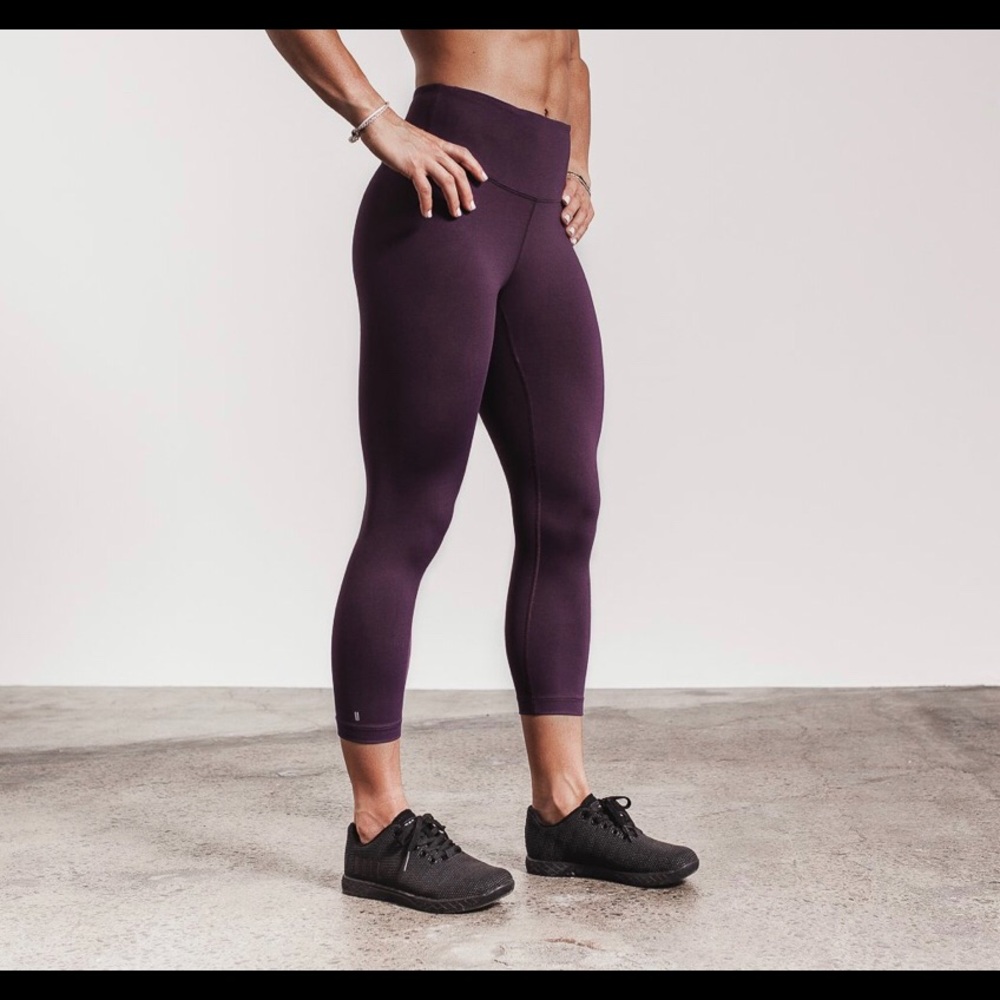 Nobull cropped leggings.